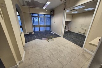 3 Market Sq, Crewkerne for lease Interior Photo- Image 1 of 8