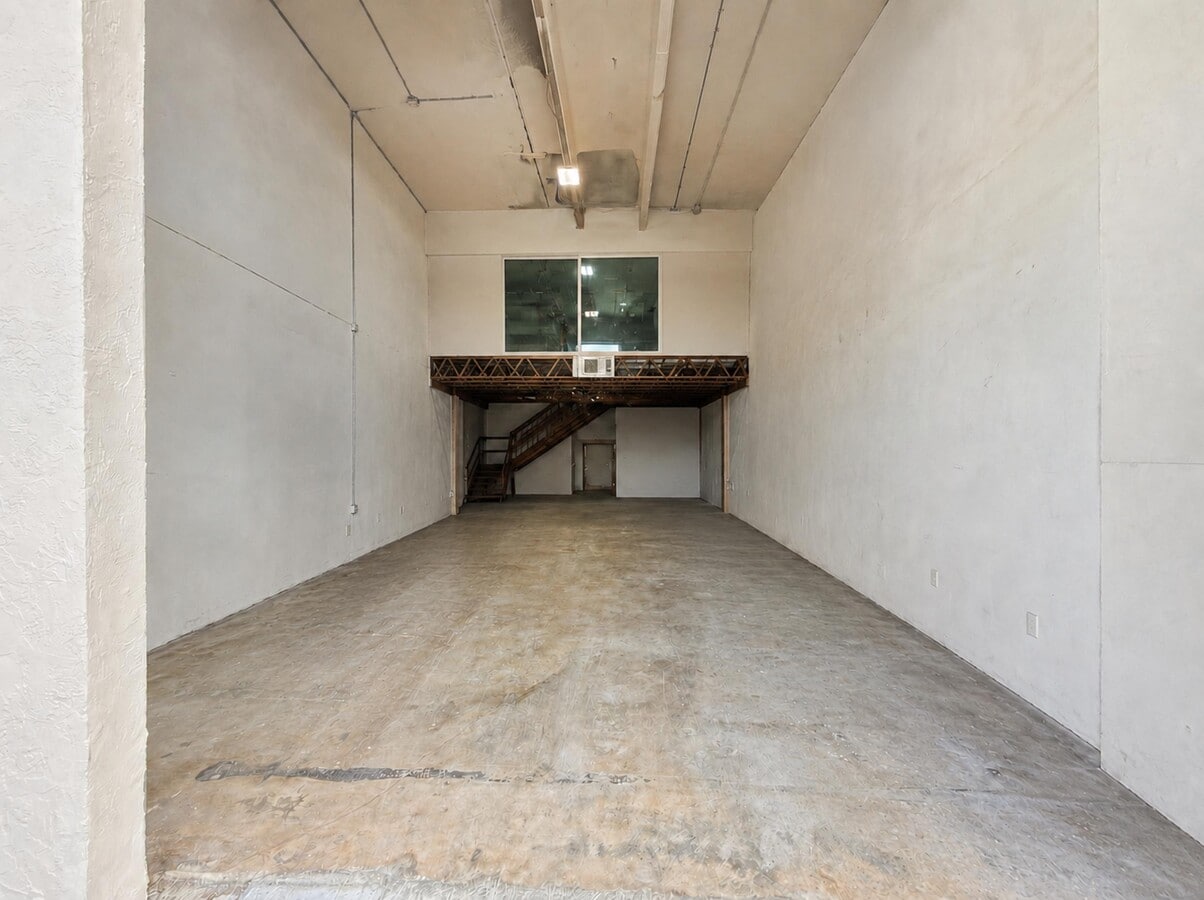 1209 Gateway Rdg, Lake Park, FL 33403 - Unit 209 -  - Interior Photo - Image 2 of 21