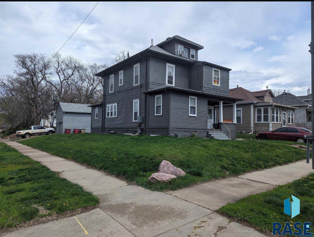 1118 W 8th St, Sioux Falls, SD for sale Primary Photo- Image 1 of 24
