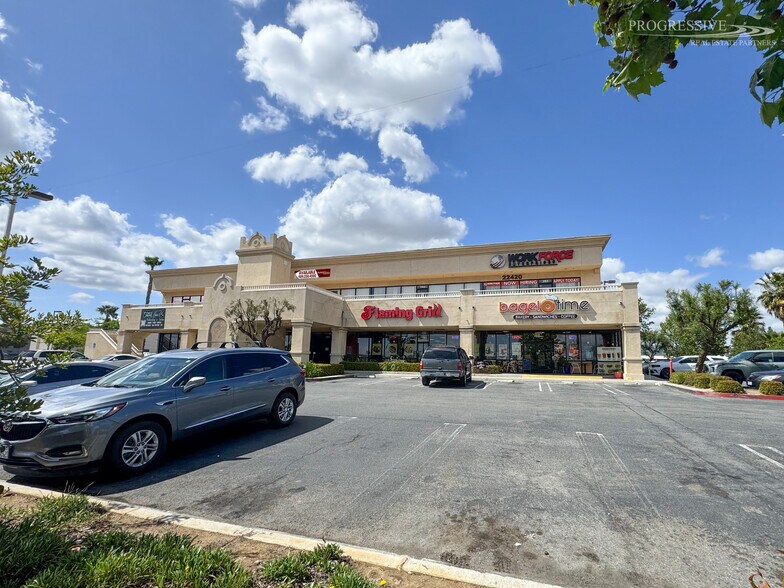 22420 Cactus Ave, Moreno Valley, CA à louer - Photo du bâtiment - Image 2 de 2