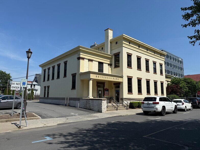 27 Main St, Kingston, NY à vendre - Photo du bâtiment - Image 3 de 27