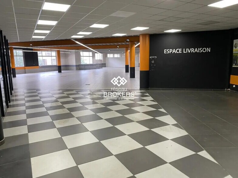 Commerce de détail dans Grenoble à louer - Photo intérieure - Image 2 de 14