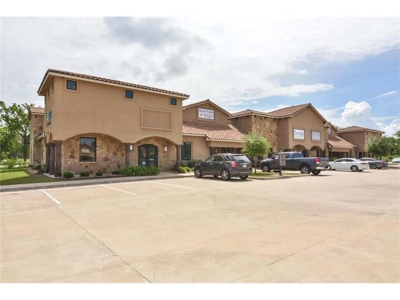 815 W Hwy 71, Bastrop, TX for lease - Building Photo - Image 2 of 4