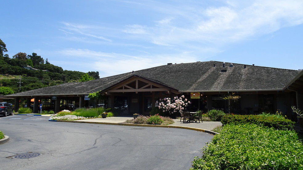 Carmel Valley Rd, Carmel Valley, CA à louer - Photo du bâtiment - Image 3 de 3