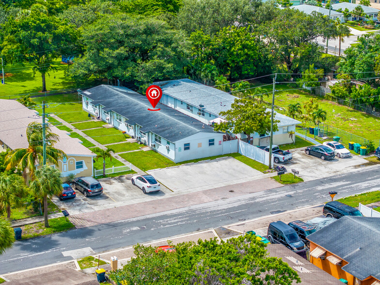 711 SW 10th St, Dania Beach, FL for sale - Building Photo - Image 2 of 12