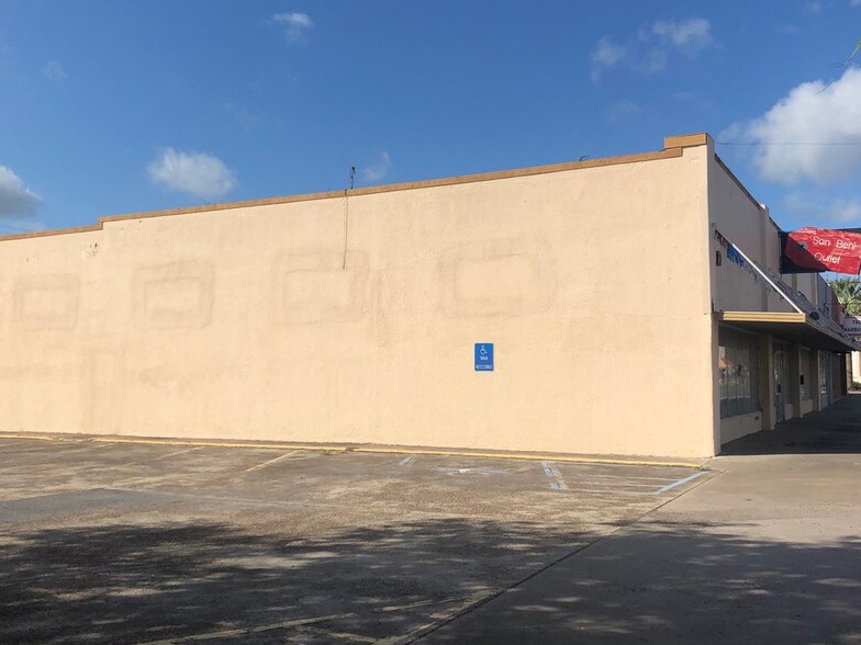 270 N Sam Houston Blvd, San Benito, TX à louer - Photo du bâtiment - Image 3 de 23