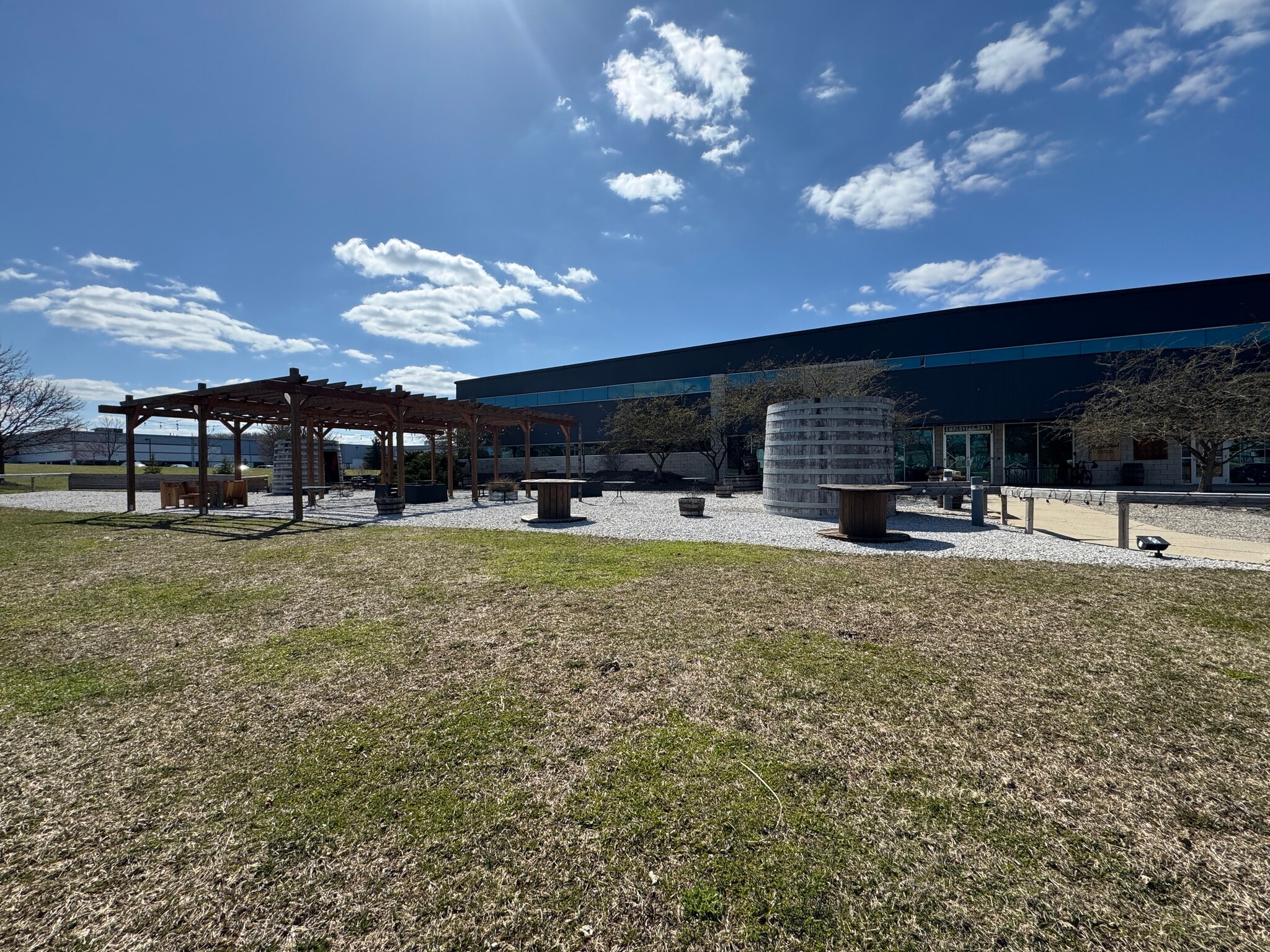 2319 Bishop Cir E, Dexter, MI à louer Photo du bâtiment- Image 1 de 9