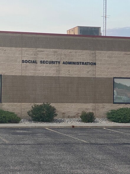 2875 Village Rd, Portage, WI for sale - Building Photo - Image 2 of 9