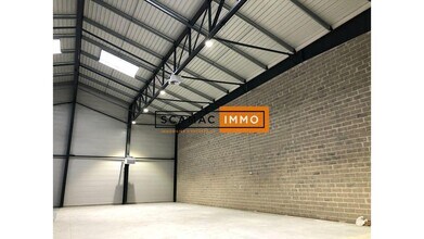 Office in Gennevilliers for lease Interior Photo- Image 2 of 2