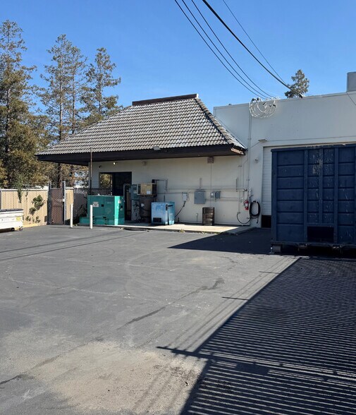 550 Nuttman St, Santa Clara, CA à vendre - Photo du bâtiment - Image 3 de 13