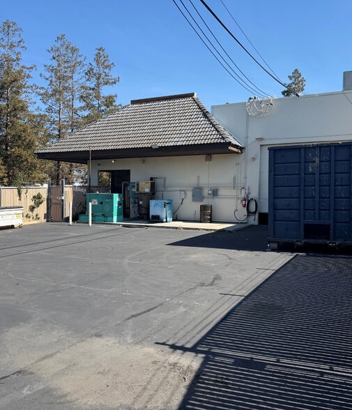 550 Nuttman St, Santa Clara, CA à vendre - Photo du bâtiment - Image 3 de 13