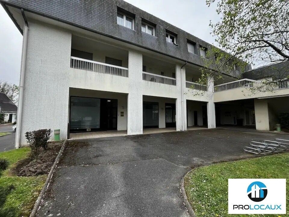 Office in Gouvieux for lease Primary Photo- Image 1 of 9