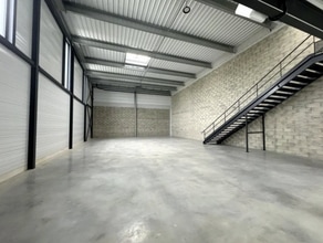 Avenue Du Gros Chene, Éragny for lease Interior Photo- Image 2 of 12