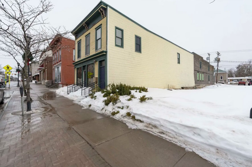 70 Main St, Canton, NY à vendre - Photo du bâtiment - Image 1 de 49