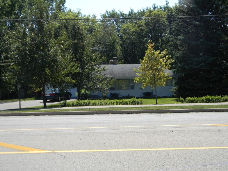 1286 W Winneconne Ave, Neenah, WI à vendre - Photo du bâtiment - Image 2 de 2