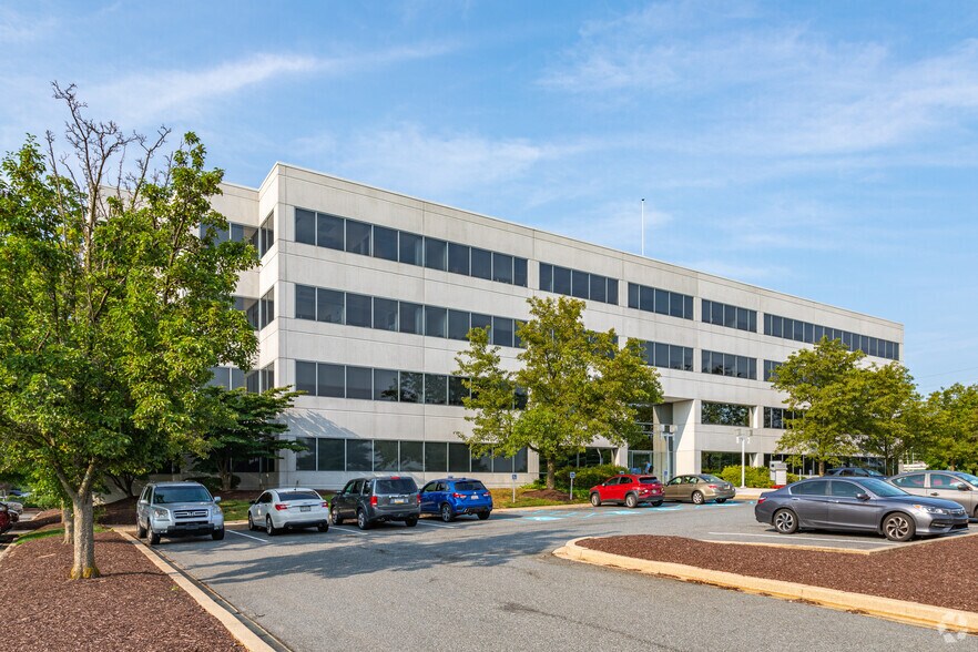 111 Continental Dr, Newark, DE à louer - Photo principale - Image 1 de 7