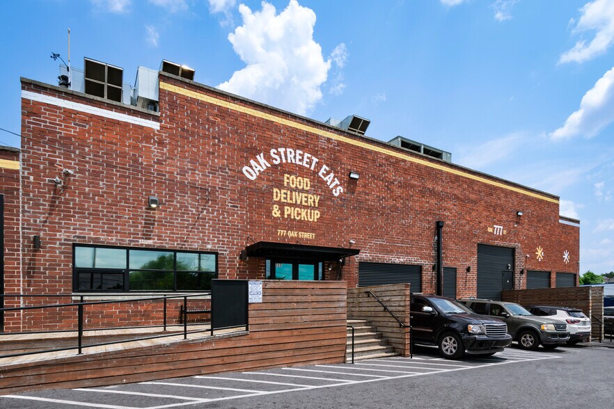 777 SW Oak St, Atlanta, GA à louer - Photo du bâtiment - Image 1 de 4
