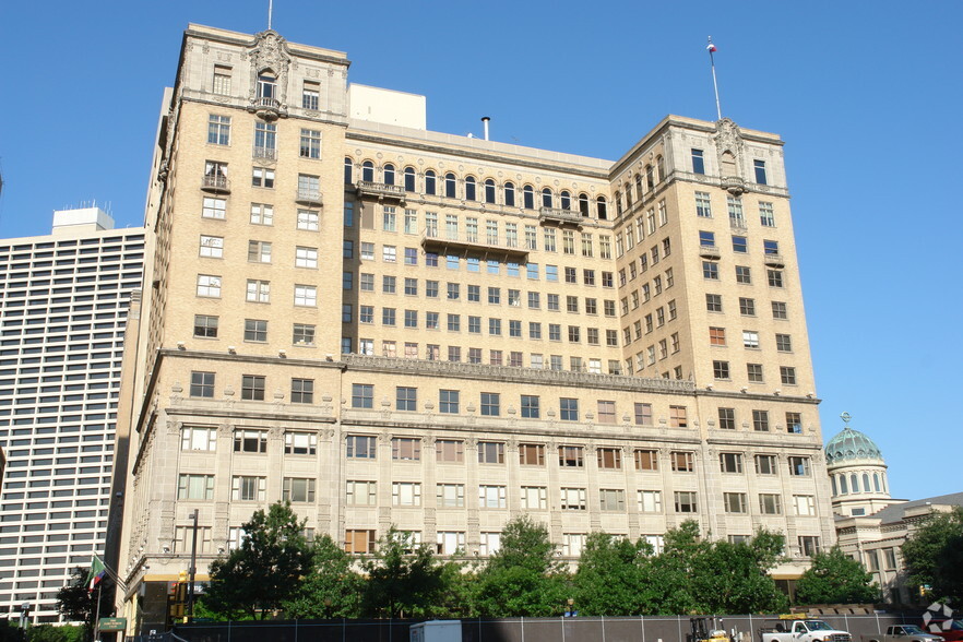 306 W 7th St, Fort Worth, TX à louer - Photo du bâtiment - Image 1 de 12