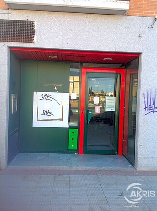 Plus de détails pour Multi-résidentiel à vendre