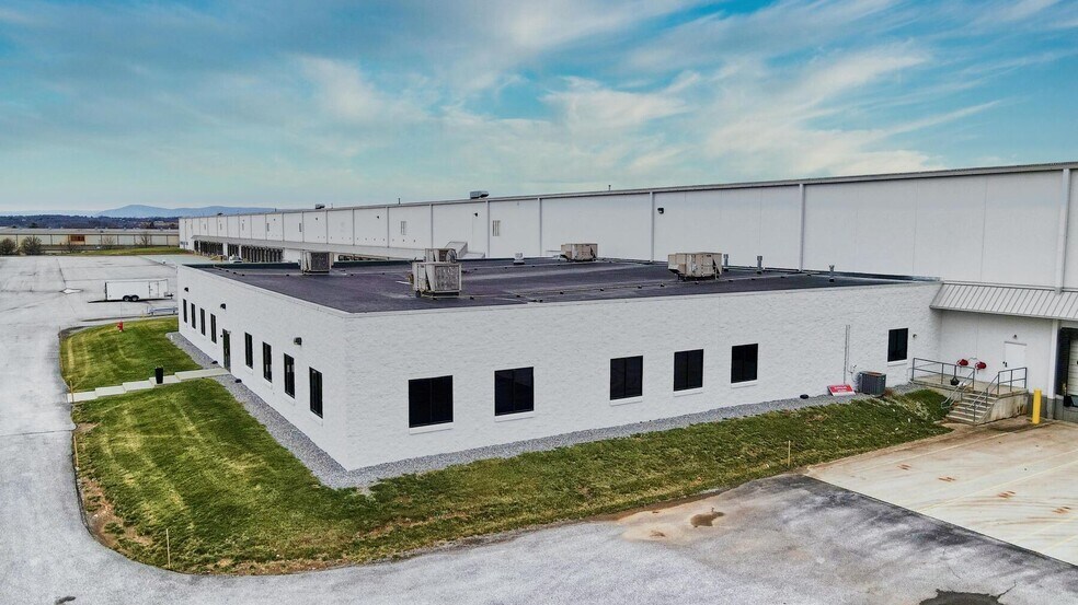 1475 Nitterhouse Dr, Chambersburg, PA à louer - Photo du bâtiment - Image 3 de 7