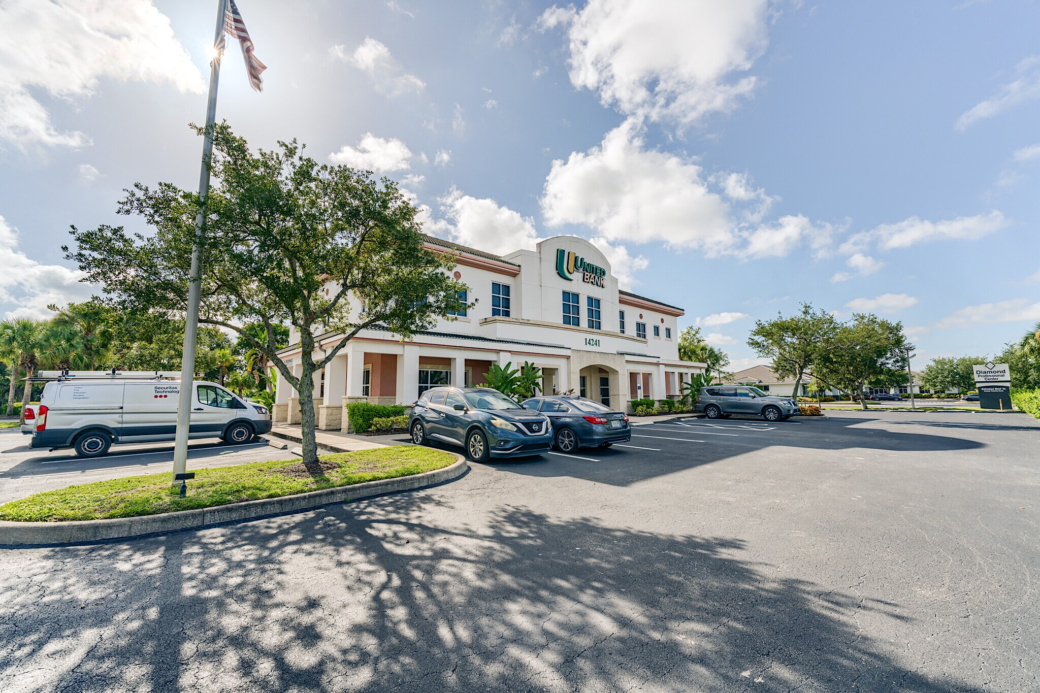 14251 Metro Pkwy, Fort Myers, FL for lease Building Photo- Image 1 of 9
