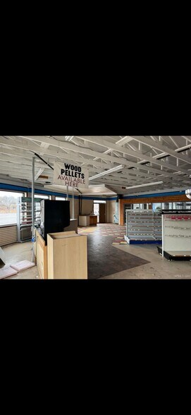 403 N Third St, Ishpeming, MI à vendre - Photo du bâtiment - Image 2 de 18