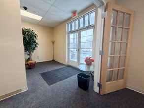39 Prospect Hill Rd, East Windsor, CT for lease Interior Photo- Image 1 of 6