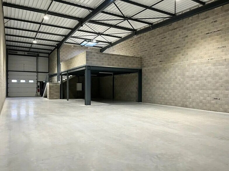 Office in Souffelweyersheim for lease - Interior Photo - Image 2 of 9