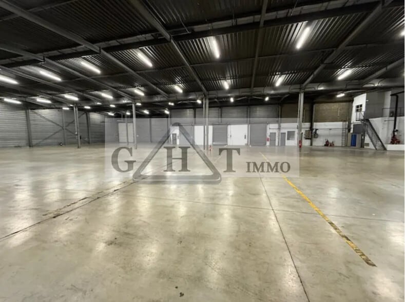 Bureau dans Louvres à louer - Photo intérieure - Image 2 de 3