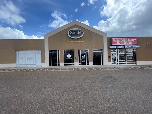 1123 E 9th St, Mission, TX for lease Primary Photo- Image 1 of 8