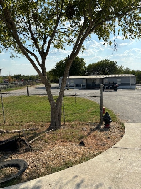 4877 N Graytown Rd, Converse, TX for lease Building Photo- Image 1 of 17