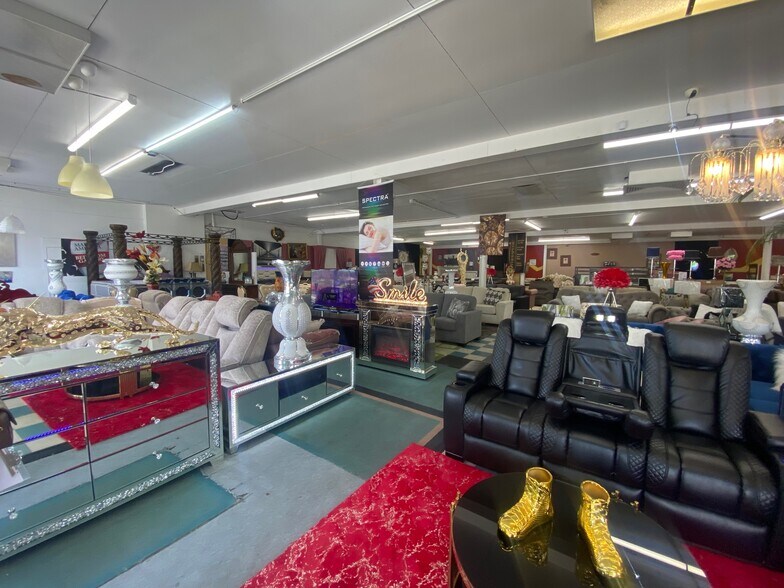 1661 N Olden Ave, Ewing, NJ à vendre - Photo du bâtiment - Image 2 de 14