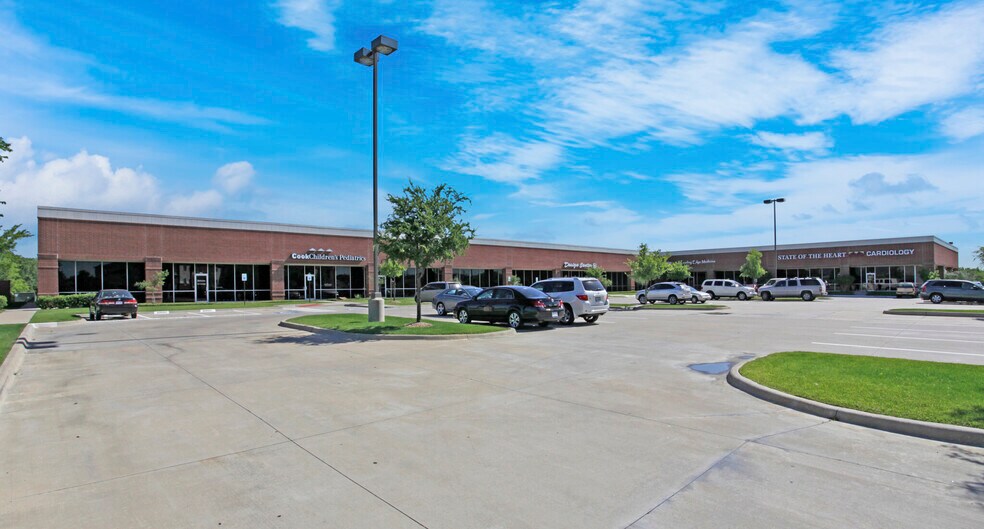3801 William D Tate Ave, Grapevine, TX à louer - Photo du bâtiment - Image 3 de 8