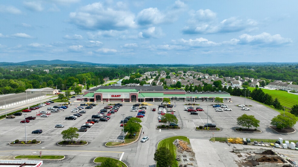 2130-2152 Palomino Rd, Dover, PA à louer - Photo du bâtiment - Image 1 de 1