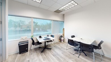2901 E Camelback Rd, Phoenix, AZ for lease Interior Photo- Image 2 of 7