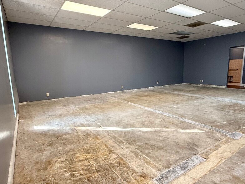 1020 NW 1st Ct, Hallandale Beach, FL à louer - Photo du bâtiment - Image 3 de 9