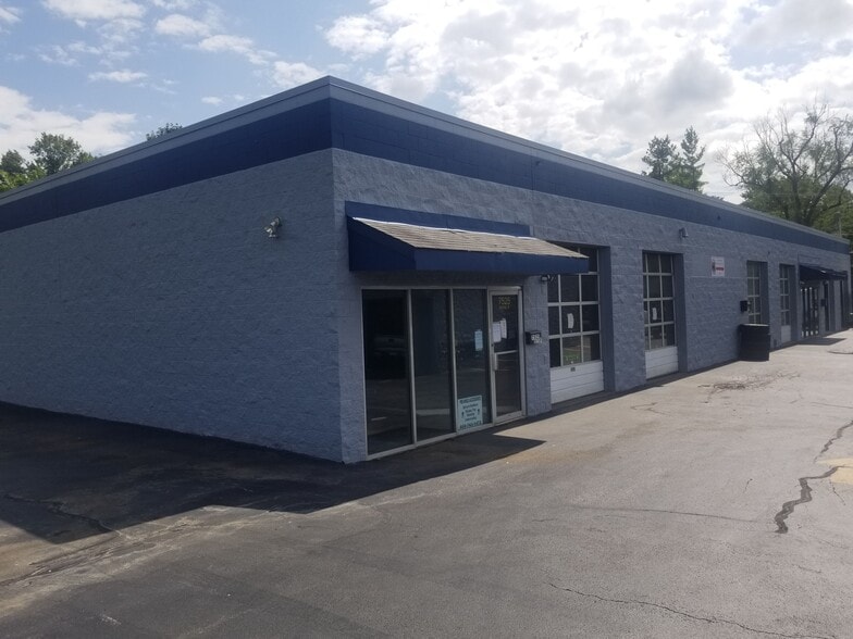 7525 Industrial Rd, Florence, KY for lease - Building Photo - Image 3 of 8
