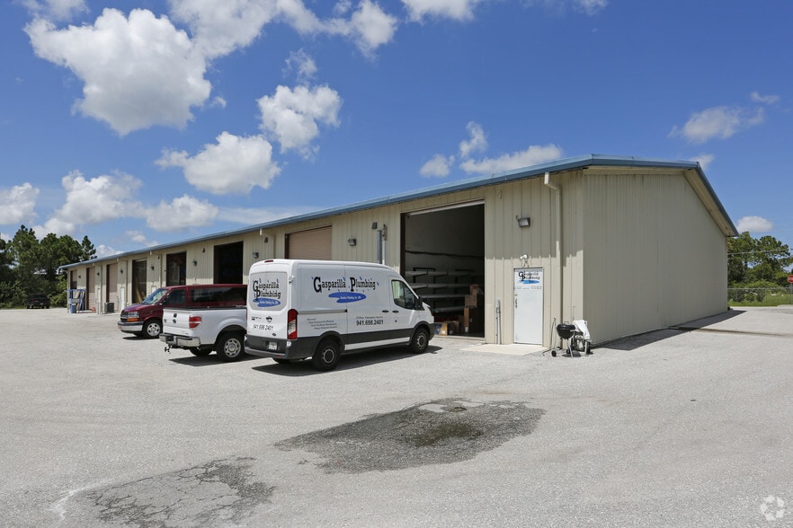 7410 Sawyer Cir, Port Charlotte, FL for lease - Building Photo - Image 3 of 4