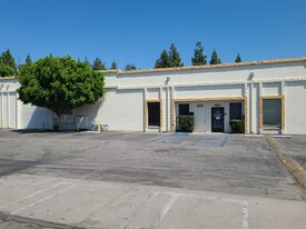 19505 Business Center Dr, Northridge CA - Entrepôt