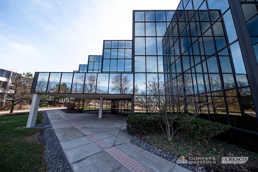 24400 Chagrin Blvd, Beachwood, OH for sale - Building Photo - Image 3 of 13