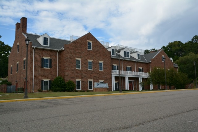 900 W 3rd St, Farmville, VA for lease - Building Photo - Image 3 of 5