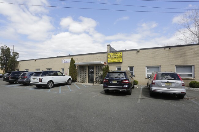Plus de détails pour 82 Midland Ave, Saddle Brook, NJ - Industriel à louer