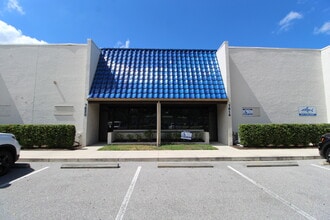 7602-7644 15th St E, Sarasota, FL for lease Interior Photo- Image 1 of 10