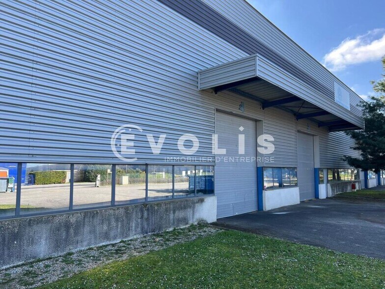 42 Rue De L'Avenir, Genas for lease - Building Photo - Image 3 of 9