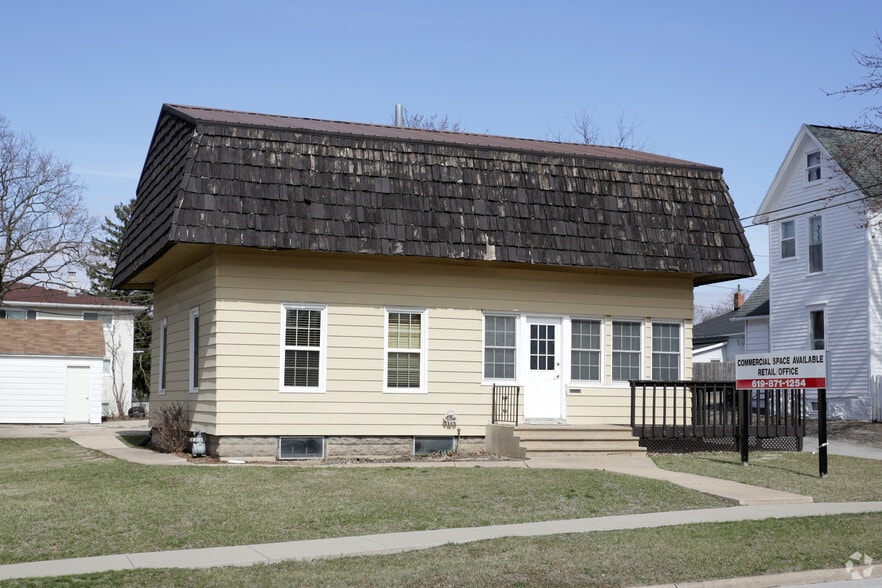 8th Ave - Single Family Home & Land portfolio of 2 properties for sale on LoopNet.ca - Primary Photo - Image 2 of 6