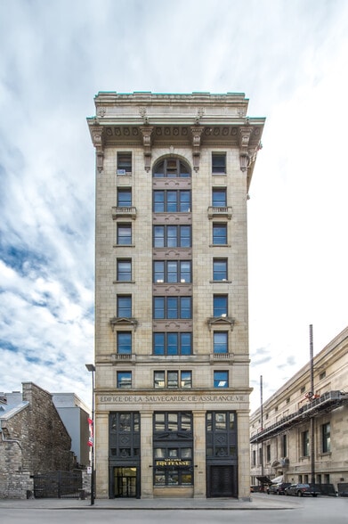 150-152 Rue Notre-Dame E, Montréal, QC à louer - Photo du bâtiment - Image 2 de 6