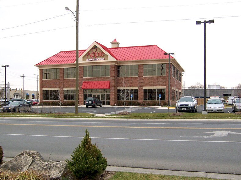 1850 S Loudoun St, Winchester, VA for lease - Building Photo - Image 2 of 4