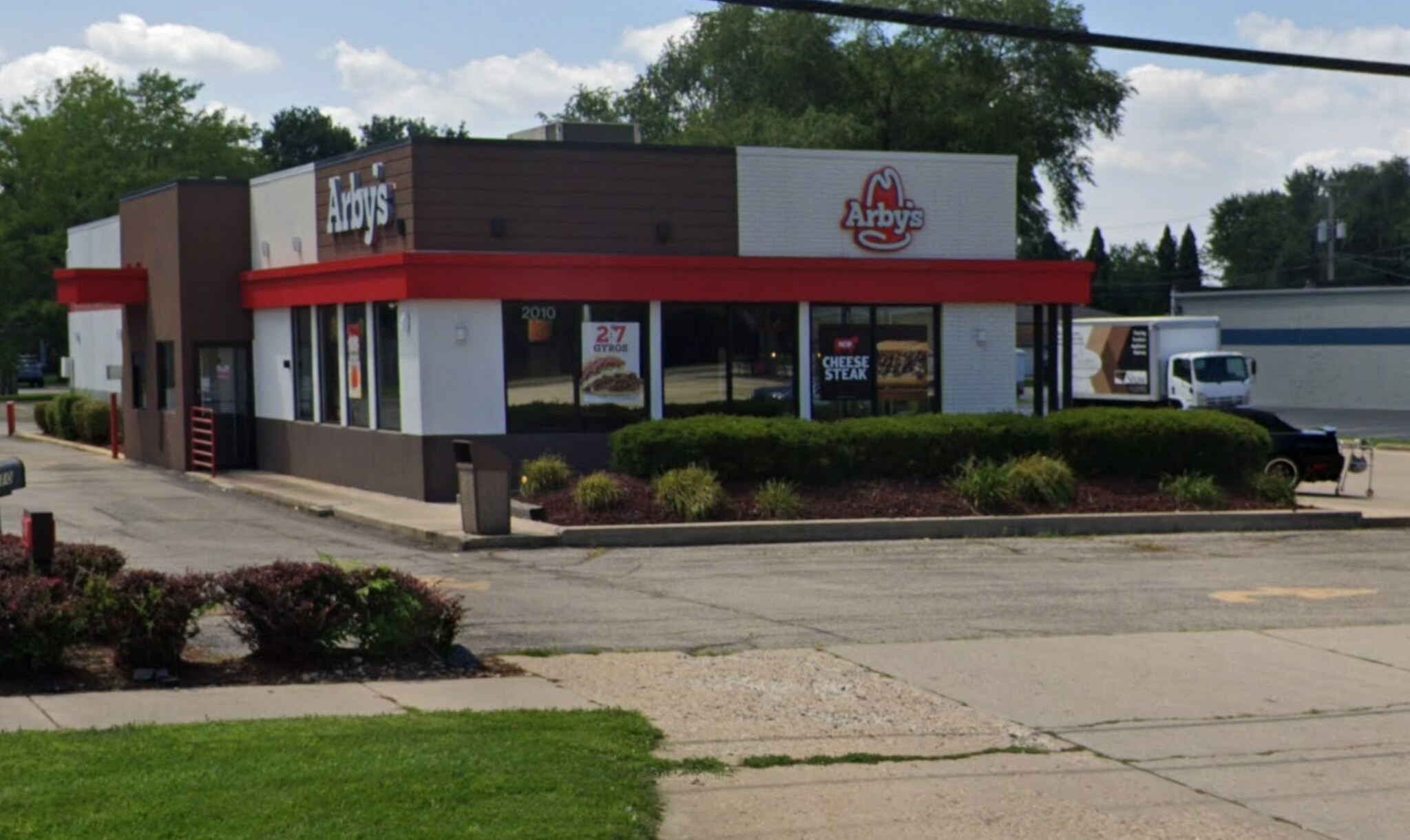 2010 N State St, Belvidere, IL for lease Primary Photo- Image 1 of 7