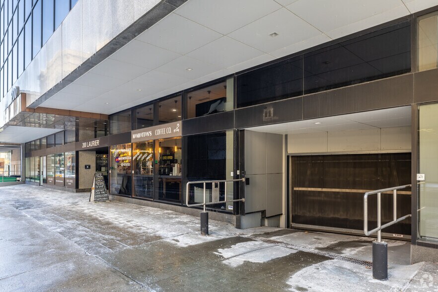 200 Laurier Ave W, Ottawa, ON à louer - Photo du bâtiment - Image 3 de 5