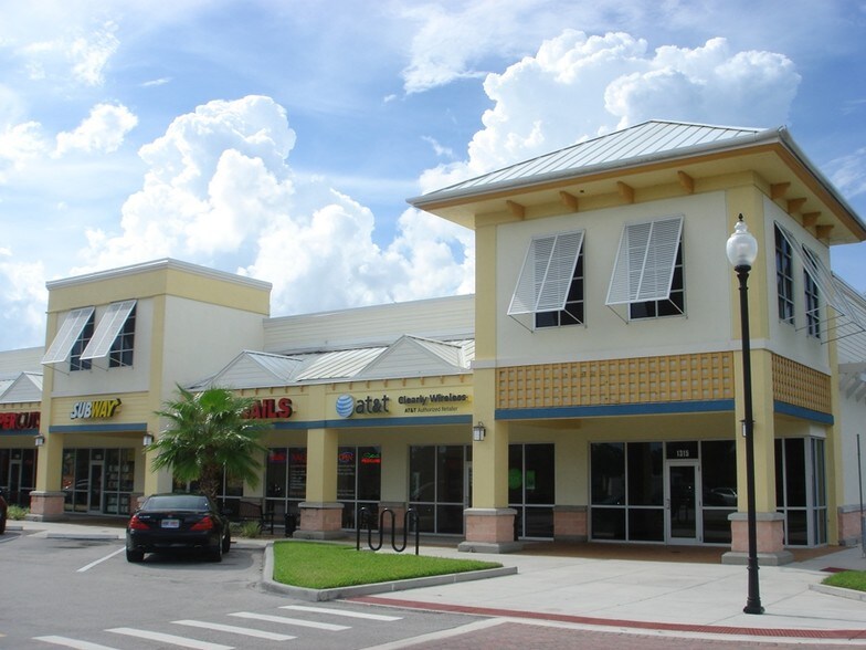1395 SW Martin Hwy, Palm City, FL à louer - Photo du bâtiment - Image 2 de 4